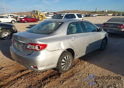 2011 Toyota Corolla Le z USA, uszkodzony, nr VIN 2T1BU4EE4BC556801